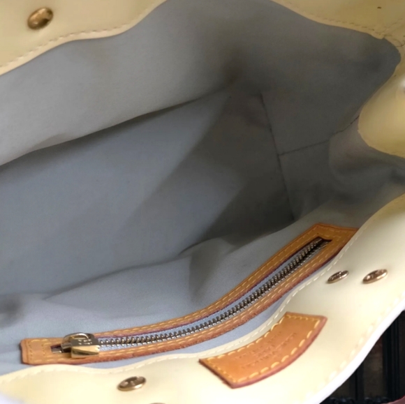 💯 LOUIS VUITTON LV ReadePM Cream Vernis Hand Bag - Picture 7 of 10